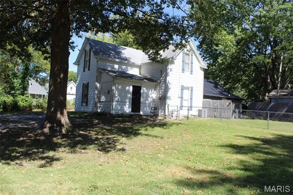 711 Lampert ST, Alton, IL 62002