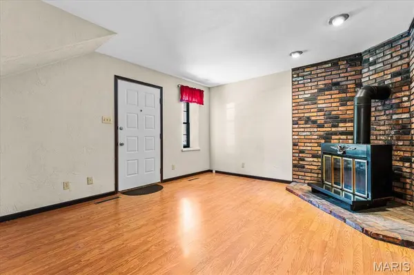 211 E Monroe ST, Belleville, IL 62220