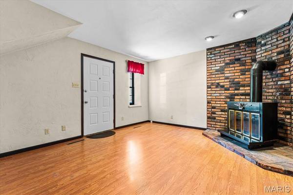211 E Monroe ST, Belleville, IL 62220