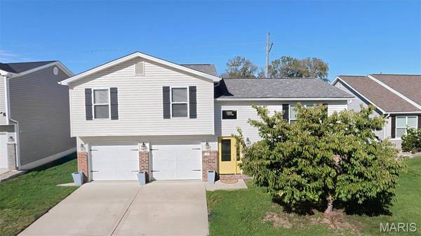 17 Faith DR, Fairview Heights, IL 62208
