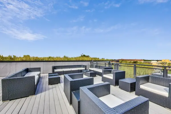147 N Euclid AVE #403, Oak Park, IL 60302