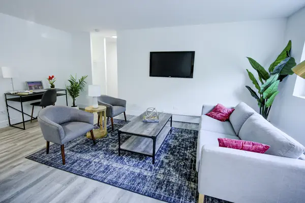 5314 N Damen AVE #206, Chicago, IL 60625