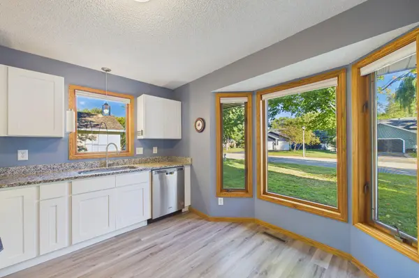 7081 Upper 36th ST N, Oakdale, MN 55128