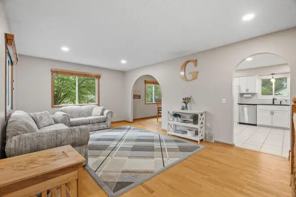 9612 Union Terrace LN N, Maple Grove, MN 55369