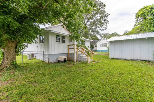 115 E SONGER ST, Waynesboro, TN 38485