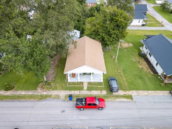 115 E SONGER ST, Waynesboro, TN 38485