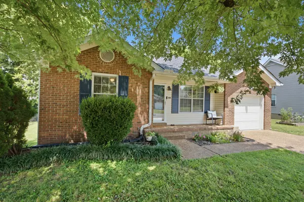365 N Birchwood Dr, Hendersonville, TN 37075