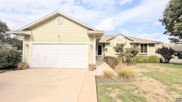2126 Crestview Dr, Emporia, KS 66801