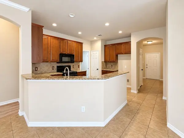 2417 Ericanna LN, Leander, TX 78641