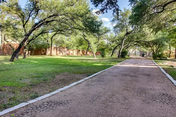 5520 W Beach CIR, Austin, TX 78734