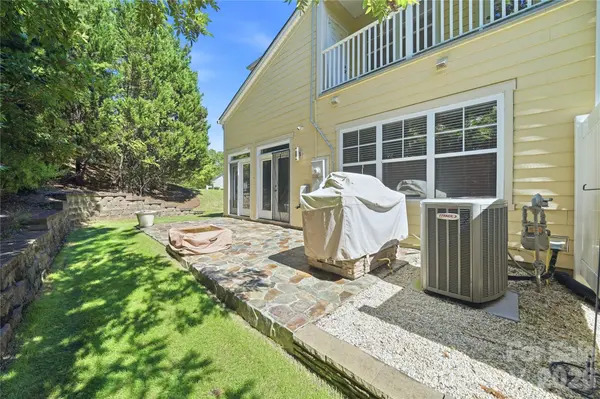411 Halyard LN, Tega Cay, SC 29708