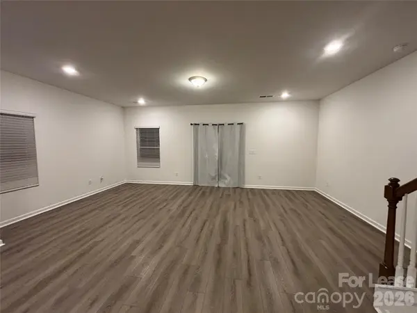 5034 Falstone DR, Charlotte, NC 28269