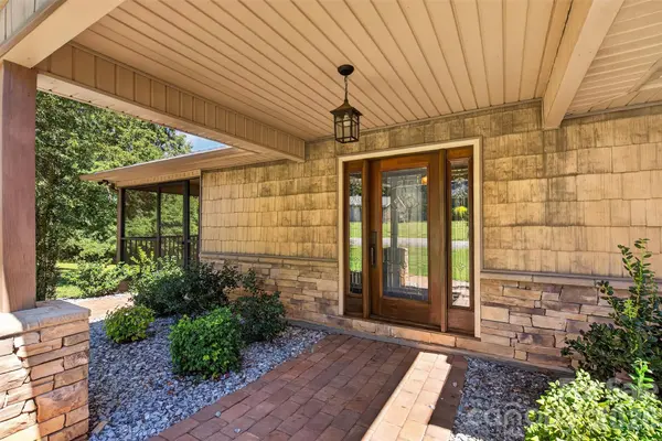 117 Edgewood AVE, Landrum, SC 29356