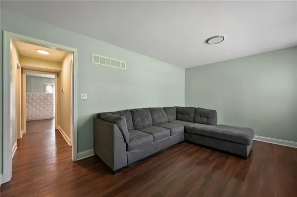 6208 E 129th ST, Grandview, MO 64030