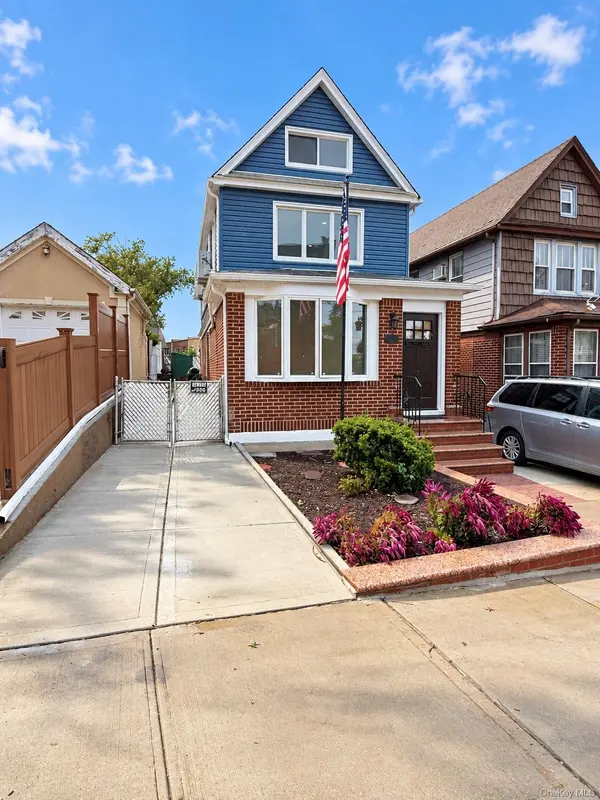 6344 53rd DR, Maspeth, NY 11378