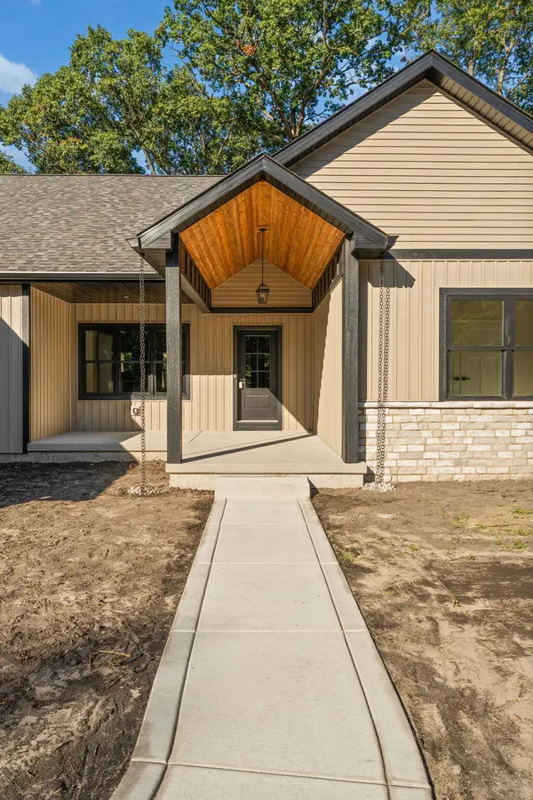 11822 Lilac ST, Demotte, IN 46310
