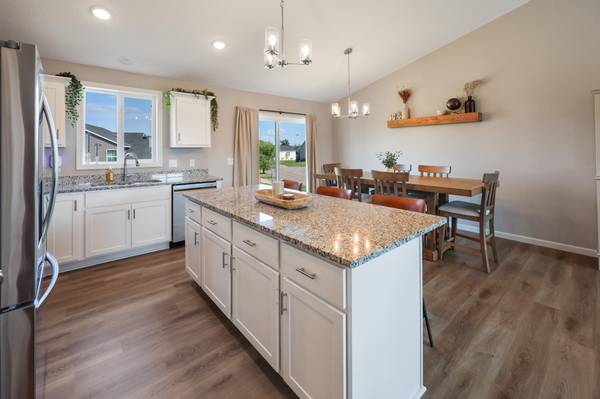 4706 8th Street LOOP NE, Saint Cloud, MN 56304