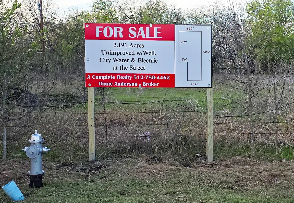1411 Old Thorndale RD, Taylor, TX 76574