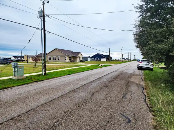 1411 Old Thorndale RD, Taylor, TX 76574