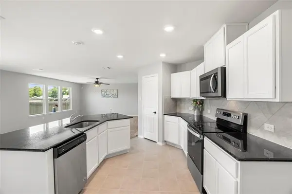 117 W Point WAY, Elgin, TX 78621