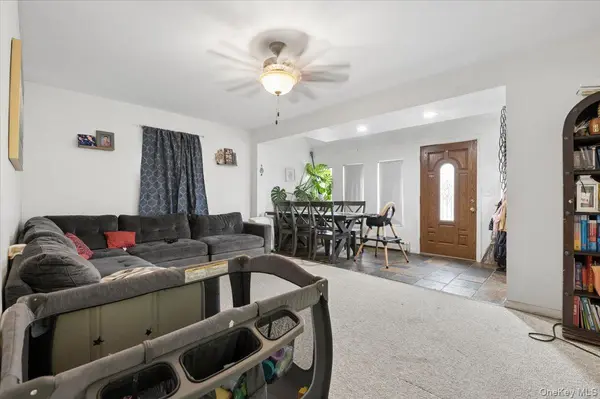 21 E Saint Marks PL, Valley Stream, NY 11580