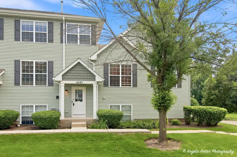 1693 W Turtle Creek LN #1693, Round Lake, IL 60073