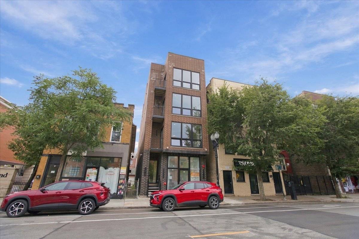 1313 W Taylor ST #3R, Chicago, IL 60607