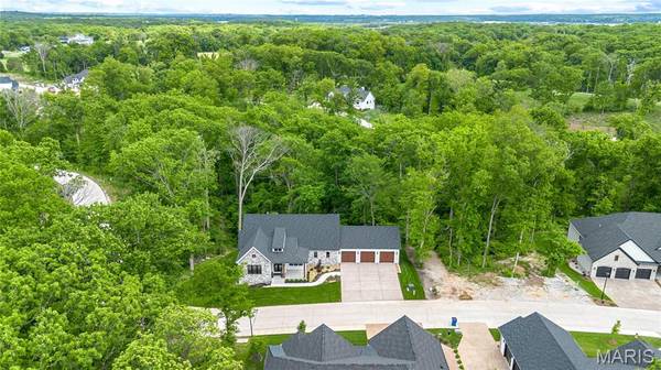 218 Ella Rose LN, St Charles, MO 63304
