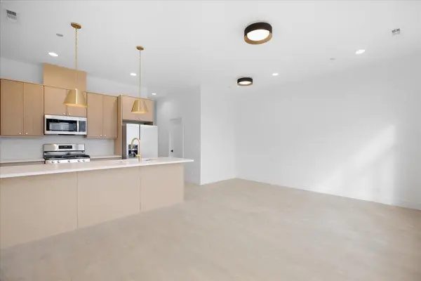 1313 W Taylor ST #3R, Chicago, IL 60607