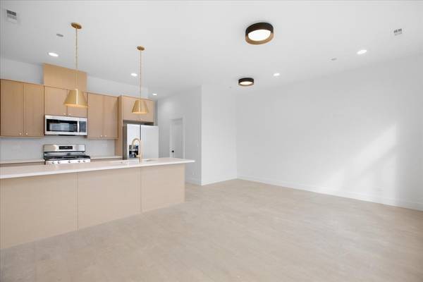 1313 W Taylor ST #3R, Chicago, IL 60607