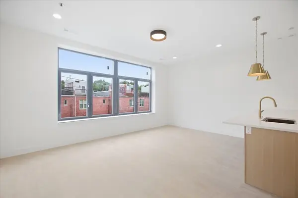 1313 W Taylor ST #3R, Chicago, IL 60607