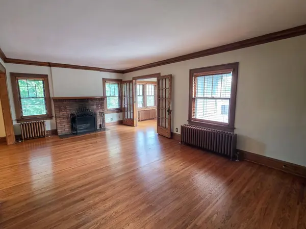 100 W 40th ST, Minneapolis, MN 55409