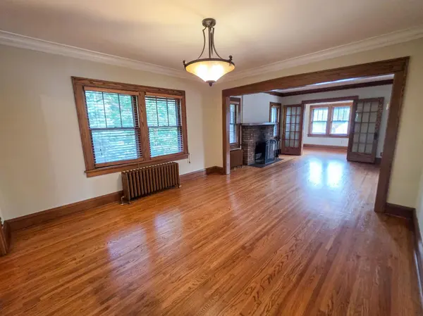 100 W 40th ST, Minneapolis, MN 55409
