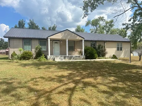 523 Pine Cir, Hohenwald, TN 38462