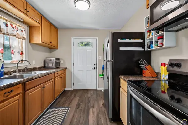 2601 SW Clay ST, Topeka, KS 66611