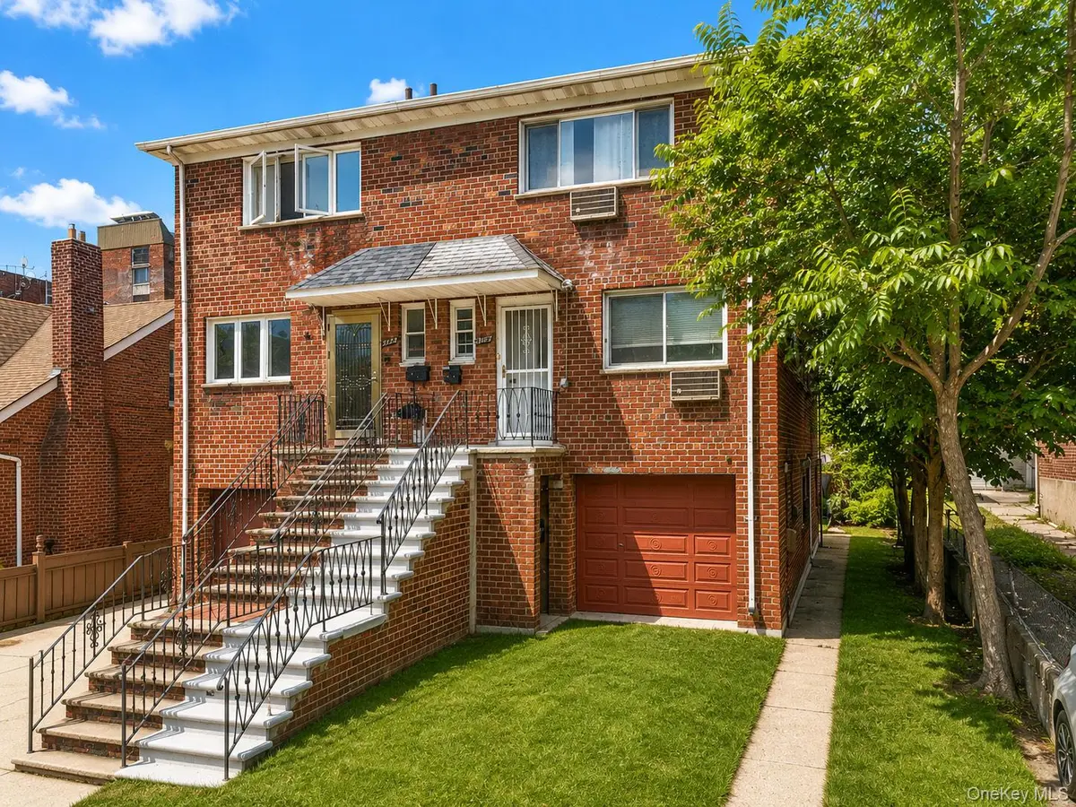 6722 Burns ST, Forest Hills, NY 11375