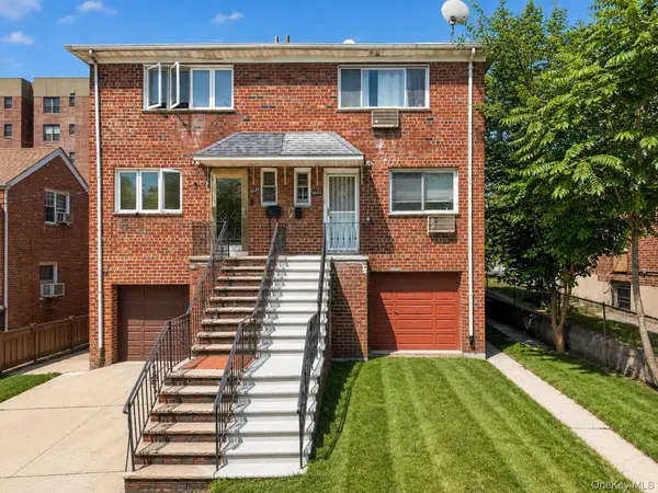 6722 Burns ST, Forest Hills, NY 11375