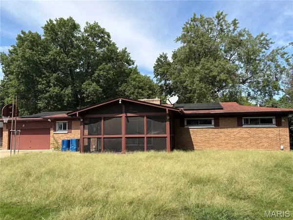 42 Harneywold DR, St Louis, MO 63136