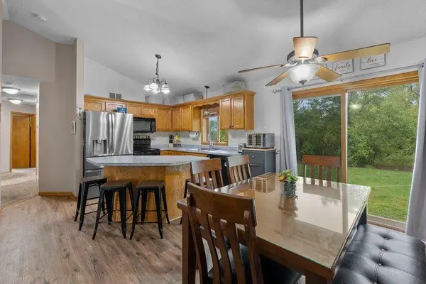 9711 Woodcrest CT, Monticello, MN 55362