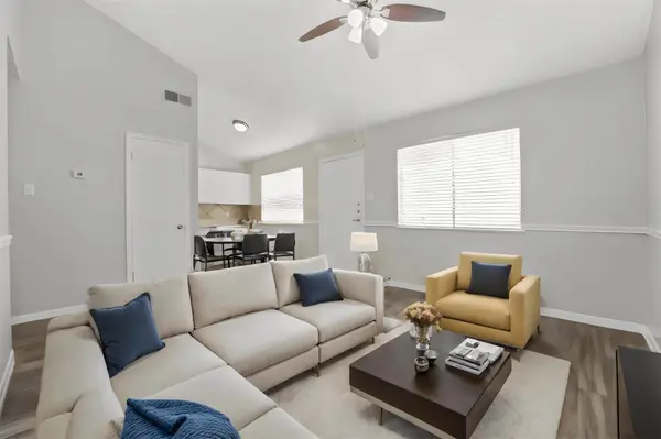 1302 Parker LN #105, Austin, TX 78741