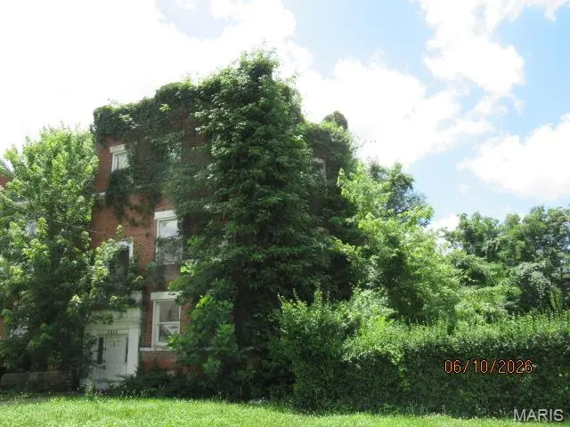 5950 Plymouth AVE, St Louis, MO 63112