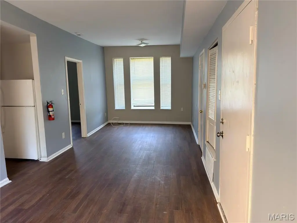 1324 Academy AVE #C, St Louis, MO 63113