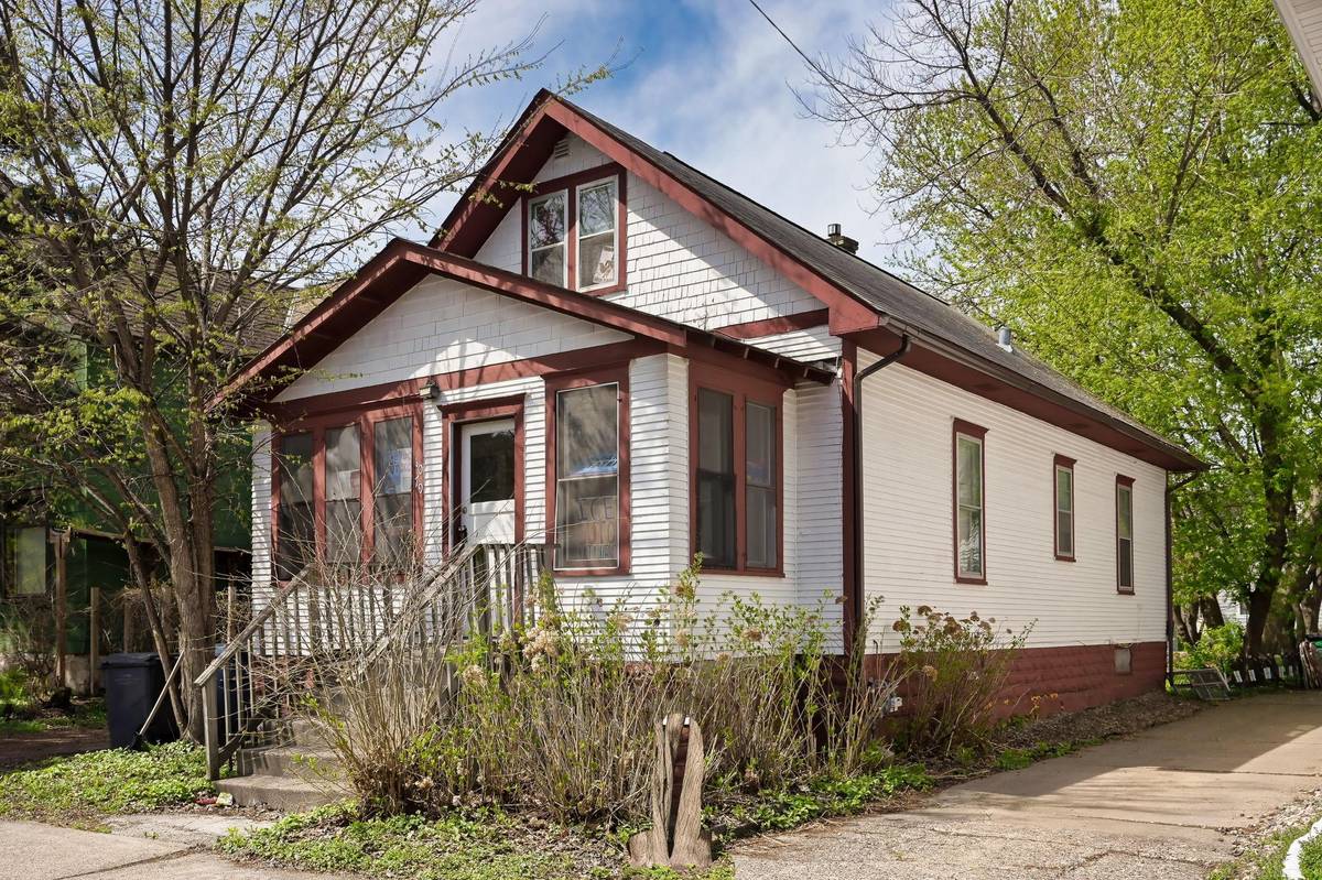 1079 15th AVE SE, Minneapolis, MN 55414