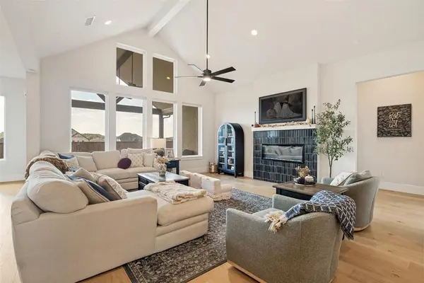 412 Fire Blade Drive, Aledo, TX 76008