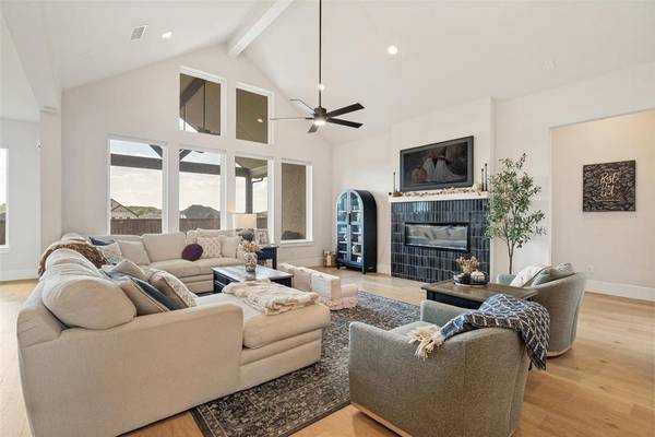 412 Fire Blade Drive, Aledo, TX 76008
