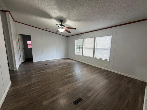 177 Jeffrey DR, Cedar Creek, TX 78612