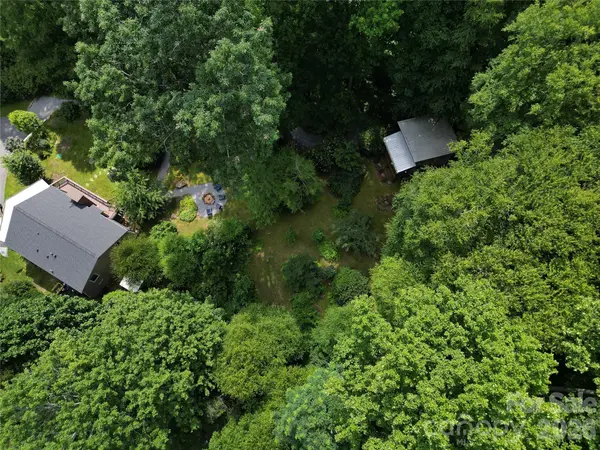 477 Locust DR, Maggie Valley, NC 28751