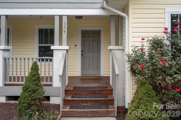 124 Soulshine CT, Asheville, NC 28806