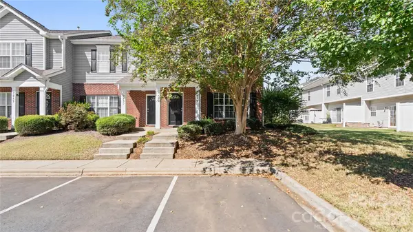 2859 Summergrove CT, Charlotte, NC 28105