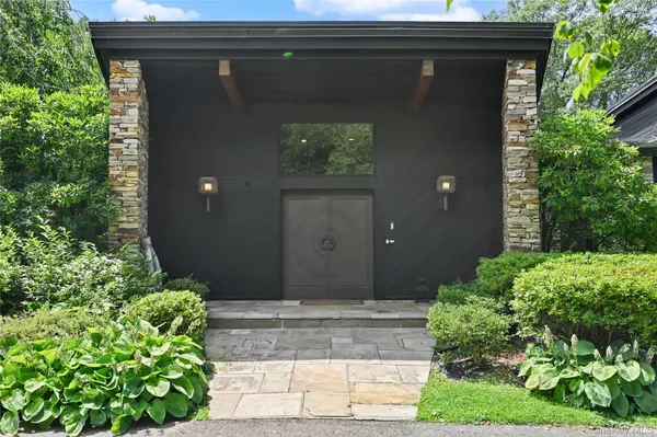 37 Sarles ST, Armonk, NY 10504